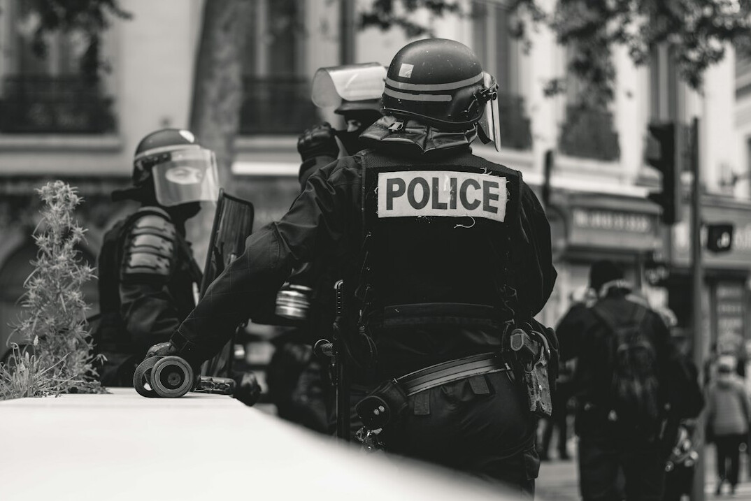 police arresting shoplifter